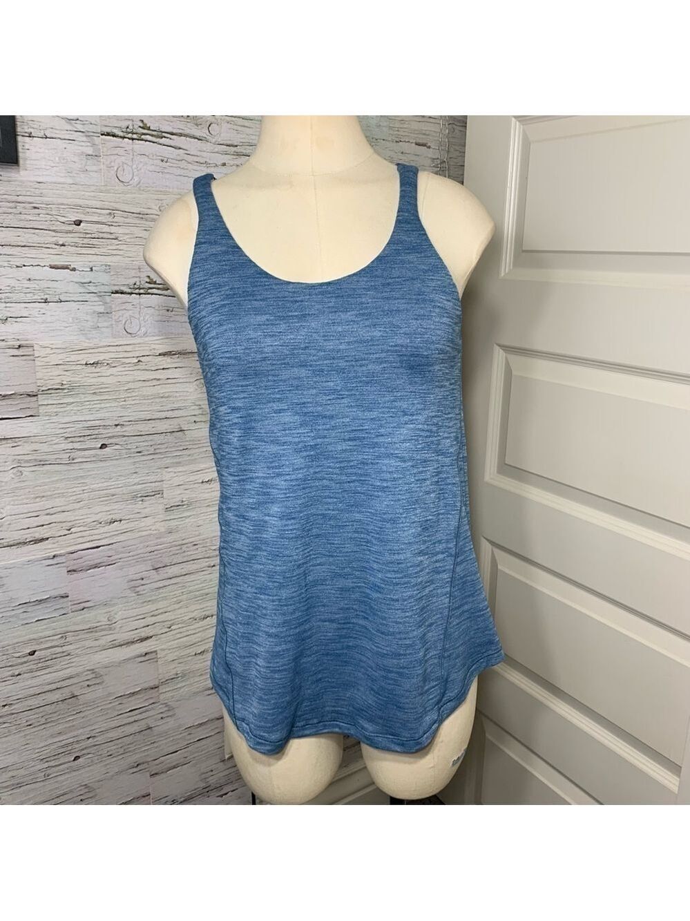 Lululemon Tank Top Lot Of 2 Sz 4 Blue Red Built In Bra Racerback Camisole Sport - Picture 16 of 16
